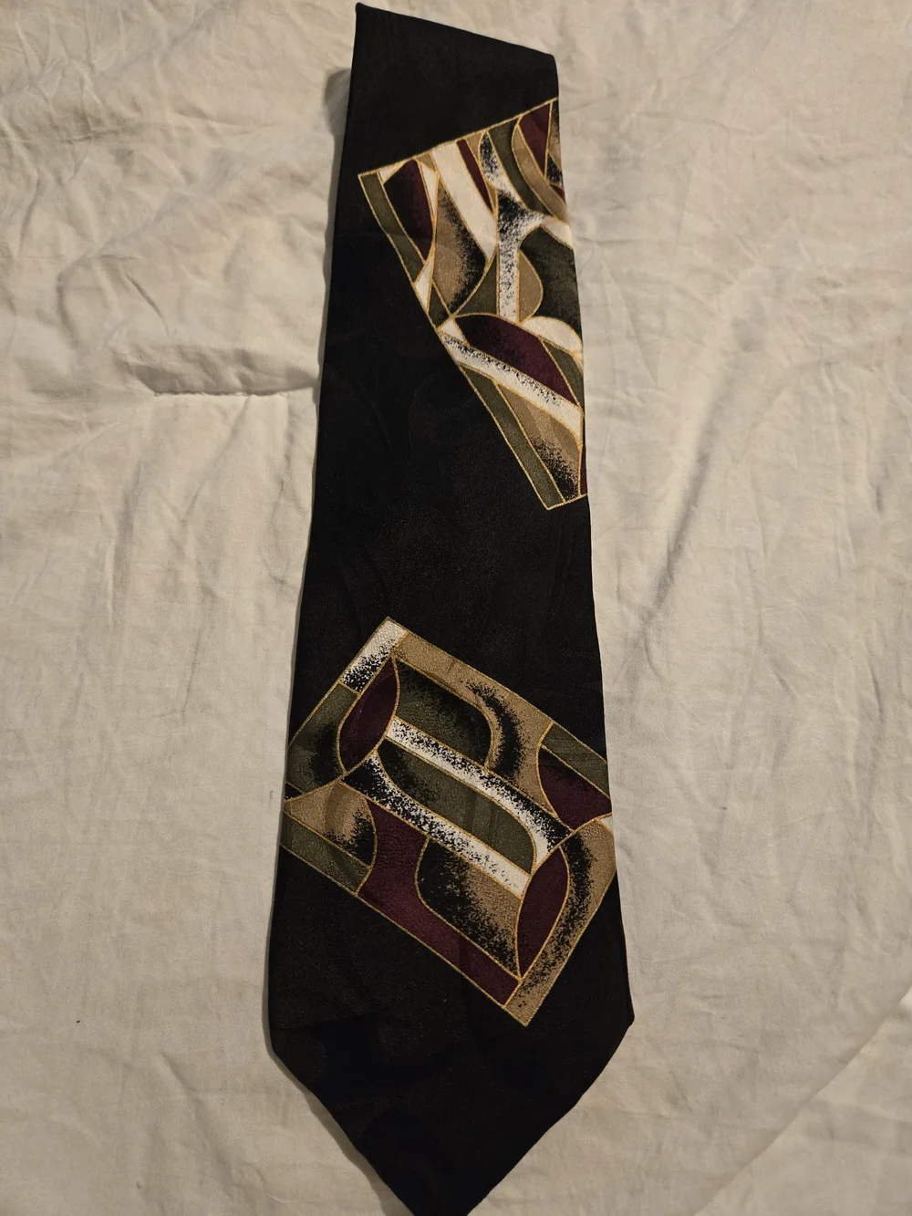 Chez Roffe New York 100% Silk Tie Black Gold Red Geometric 56.5
